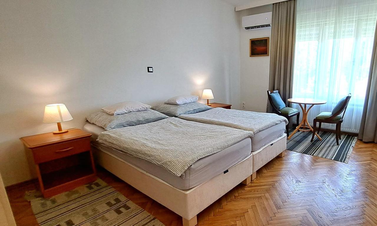 Forestine Guesthouse เฮวิซ ภายนอก รูปภาพ